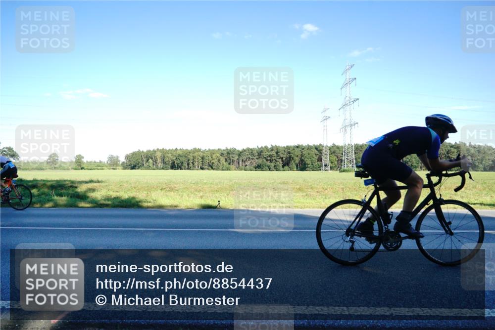 07.09.2025 - 19. Norderstedt Triathlon Michael Burmester http://msf.ph/oto/8854437 07.09.2025 16:17:03 Radfahren 371, 376, 396, 902, 1448, 1454, 1609 meine-sportfotos.de