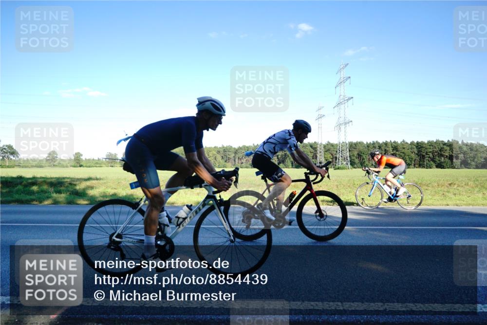 07.09.2025 - 19. Norderstedt Triathlon Michael Burmester http://msf.ph/oto/8854439 07.09.2025 16:17:04 Radfahren 371, 376, 396, 902, 1448, 1512, 1609 meine-sportfotos.de