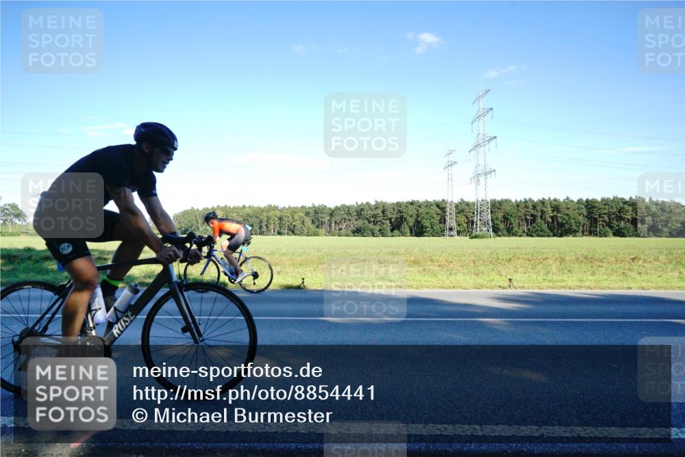 07.09.2025 - 19. Norderstedt Triathlon Michael Burmester http://msf.ph/oto/8854441 07.09.2025 16:17:04 Radfahren 371, 376, 396, 902, 1448, 1512, 1609 meine-sportfotos.de