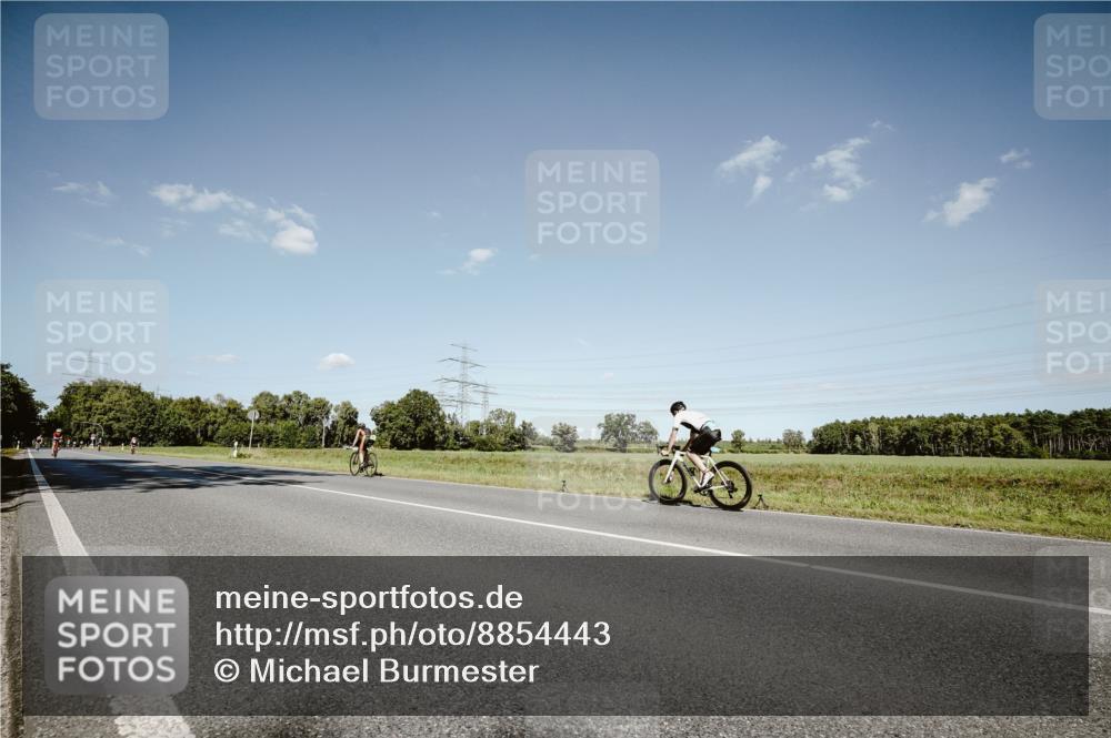 07.09.2025 - 19. Norderstedt Triathlon Michael Burmester http://msf.ph/oto/8854443 07.09.2025 14:57:26 Radfahren 387 meine-sportfotos.de