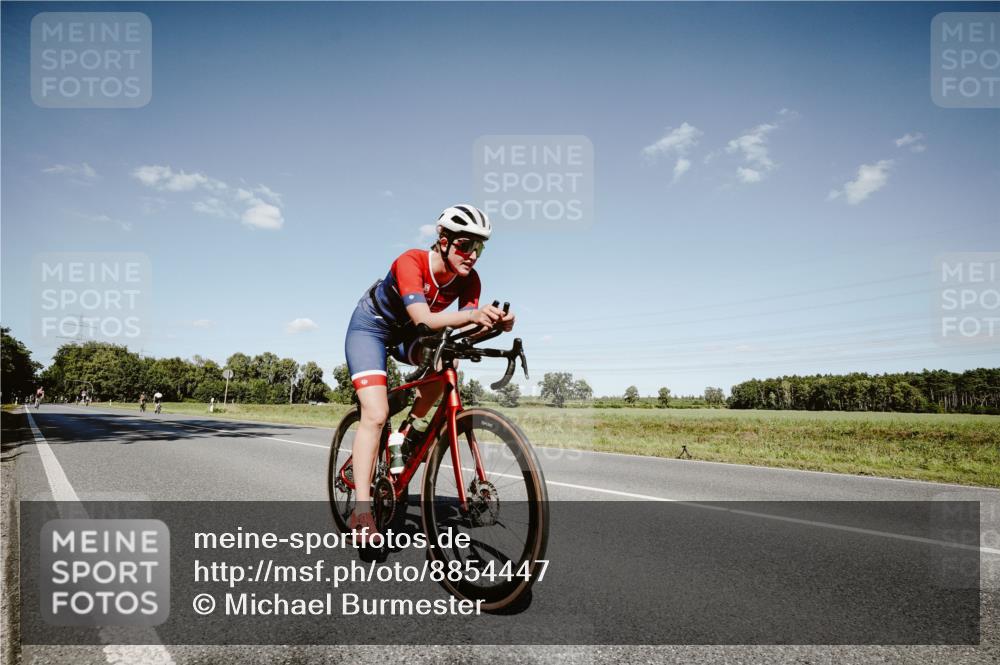 07.09.2025 - 19. Norderstedt Triathlon Michael Burmester http://msf.ph/oto/8854447 07.09.2025 14:57:30 Radfahren 1498 meine-sportfotos.de