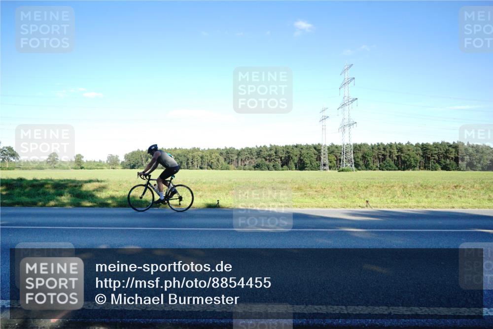 07.09.2025 - 19. Norderstedt Triathlon Michael Burmester http://msf.ph/oto/8854455 07.09.2025 16:17:21 Radfahren  meine-sportfotos.de