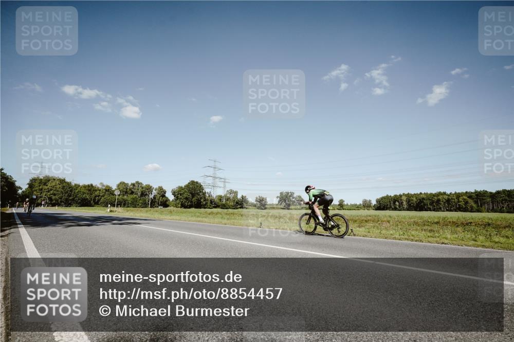 07.09.2025 - 19. Norderstedt Triathlon Michael Burmester http://msf.ph/oto/8854457 07.09.2025 14:57:45 Radfahren 477 meine-sportfotos.de