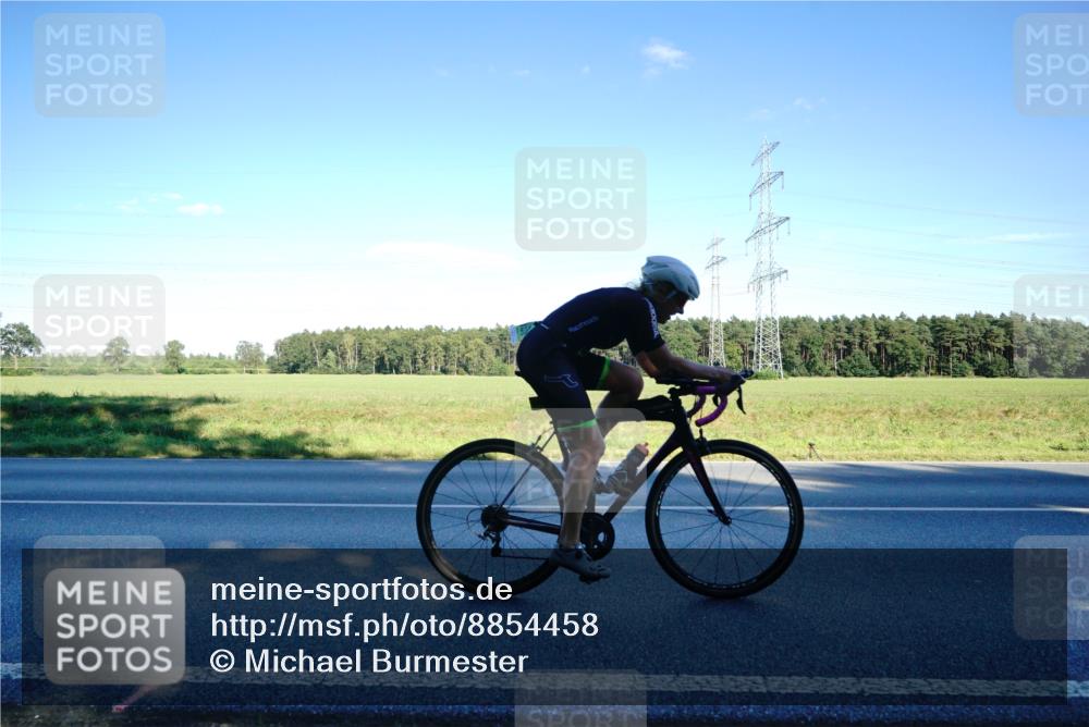 07.09.2025 - 19. Norderstedt Triathlon Michael Burmester http://msf.ph/oto/8854458 07.09.2025 16:17:28 Radfahren 1072, 1095, 1407 meine-sportfotos.de