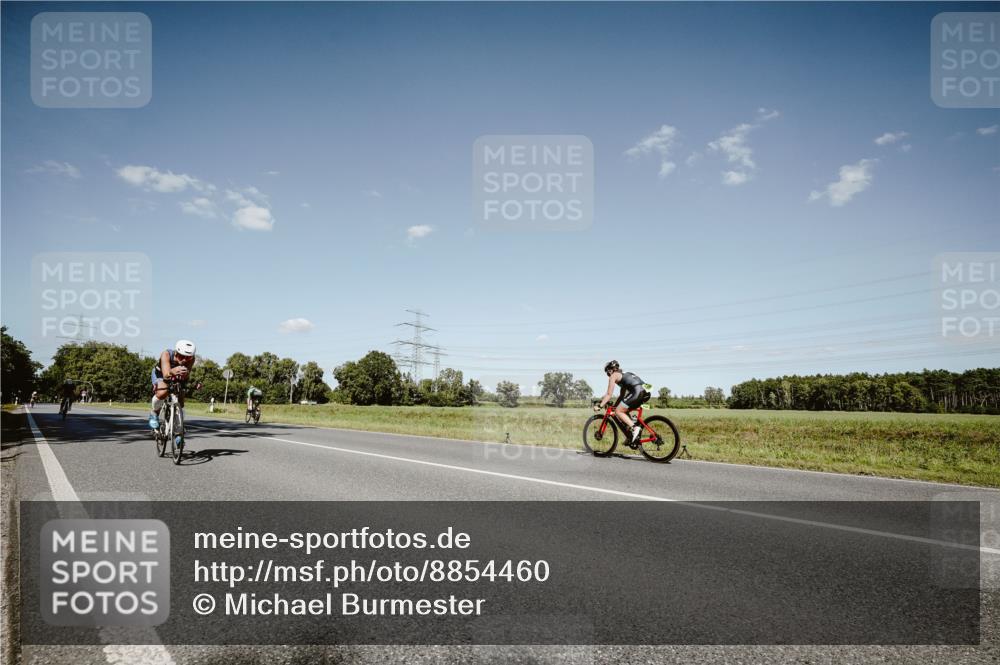 07.09.2025 - 19. Norderstedt Triathlon Michael Burmester http://msf.ph/oto/8854460 07.09.2025 14:57:46 Radfahren 477, 887 meine-sportfotos.de