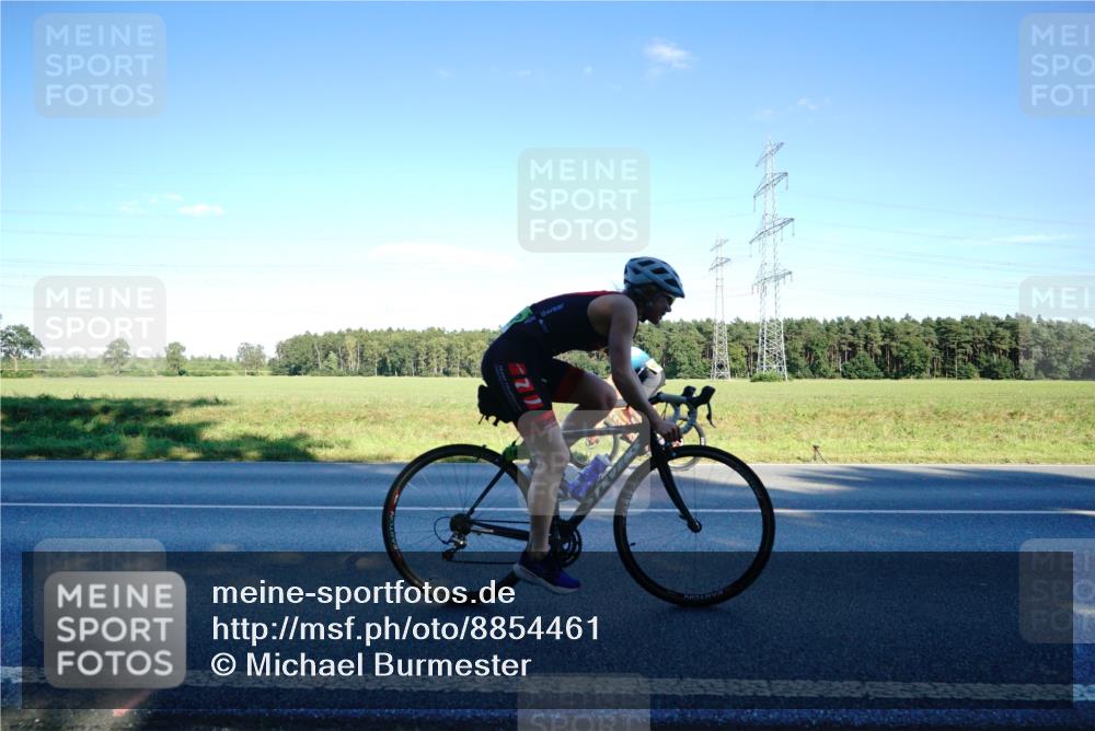 07.09.2025 - 19. Norderstedt Triathlon Michael Burmester http://msf.ph/oto/8854461 07.09.2025 16:17:29 Radfahren 1072, 1095, 1407 meine-sportfotos.de