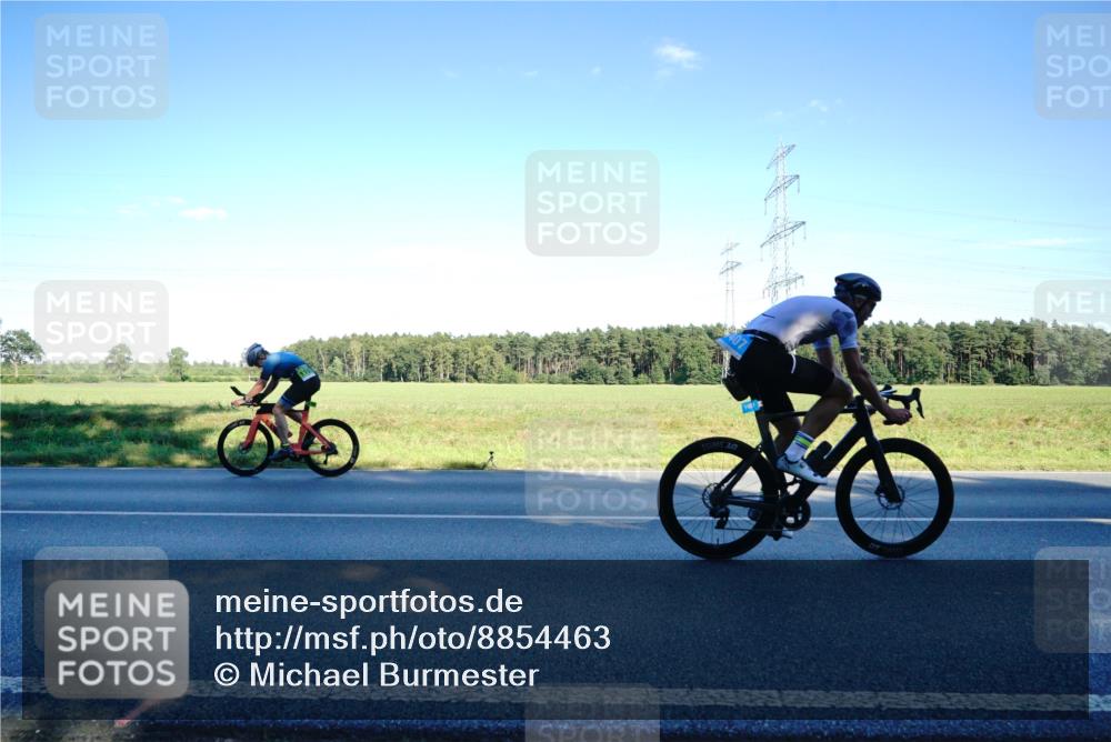 07.09.2025 - 19. Norderstedt Triathlon Michael Burmester http://msf.ph/oto/8854463 07.09.2025 16:17:30 Radfahren 1072, 1095, 1407 meine-sportfotos.de