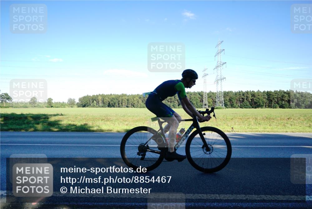 07.09.2025 - 19. Norderstedt Triathlon Michael Burmester http://msf.ph/oto/8854467 07.09.2025 16:17:37 Radfahren 362, 864, 1084 meine-sportfotos.de