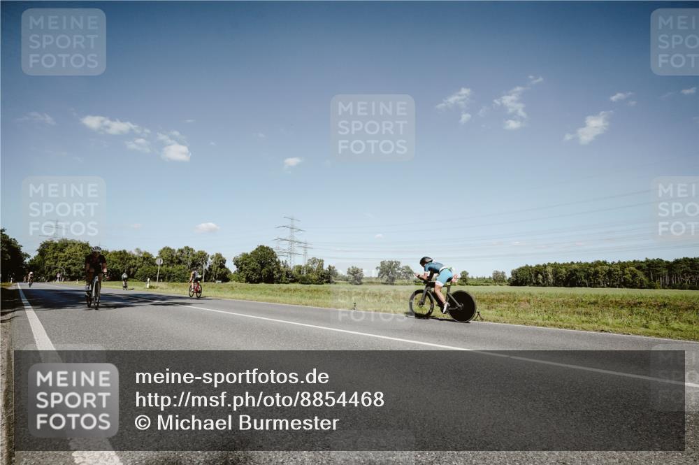 07.09.2025 - 19. Norderstedt Triathlon Michael Burmester http://msf.ph/oto/8854468 07.09.2025 14:57:48 Radfahren 477, 887 meine-sportfotos.de