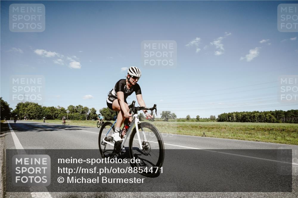 07.09.2025 - 19. Norderstedt Triathlon Michael Burmester http://msf.ph/oto/8854471 07.09.2025 14:57:49 Radfahren 477, 887, 1504 meine-sportfotos.de