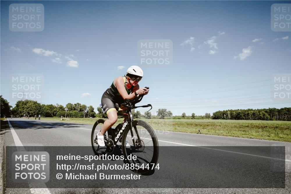07.09.2025 - 19. Norderstedt Triathlon Michael Burmester http://msf.ph/oto/8854474 07.09.2025 14:57:52 Radfahren 887, 1504 meine-sportfotos.de