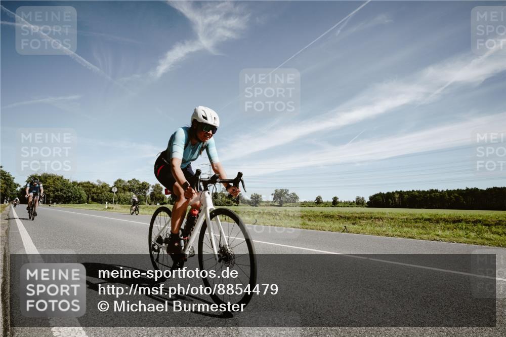 07.09.2025 - 19. Norderstedt Triathlon Michael Burmester http://msf.ph/oto/8854479 07.09.2025 11:58:37 Radfahren 699, 730 meine-sportfotos.de