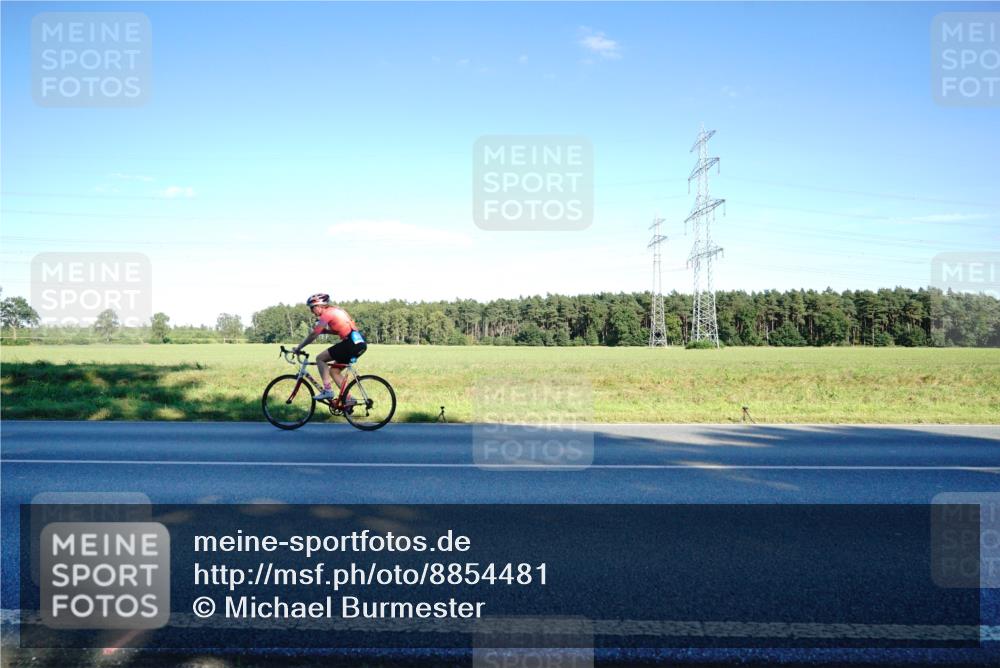 07.09.2025 - 19. Norderstedt Triathlon Michael Burmester http://msf.ph/oto/8854481 07.09.2025 16:17:46 Radfahren  meine-sportfotos.de