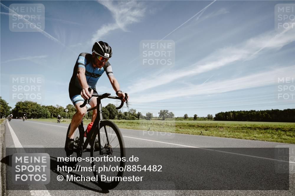 07.09.2025 - 19. Norderstedt Triathlon Michael Burmester http://msf.ph/oto/8854482 07.09.2025 11:58:38 Radfahren 699, 730 meine-sportfotos.de