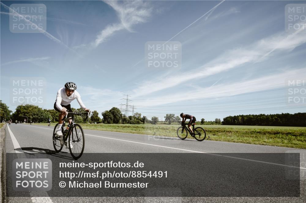 07.09.2025 - 19. Norderstedt Triathlon Michael Burmester http://msf.ph/oto/8854491 07.09.2025 11:58:44 Radfahren 165, 856, 1320 meine-sportfotos.de