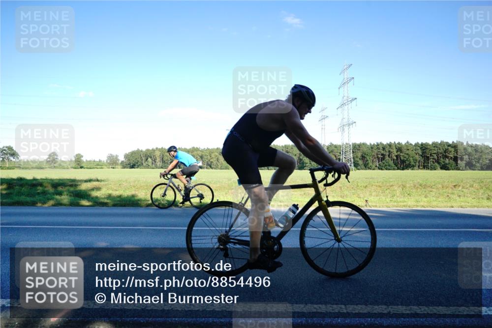 07.09.2025 - 19. Norderstedt Triathlon Michael Burmester http://msf.ph/oto/8854496 07.09.2025 16:17:53 Radfahren 944, 1046, 1534, 1588, 1602 meine-sportfotos.de