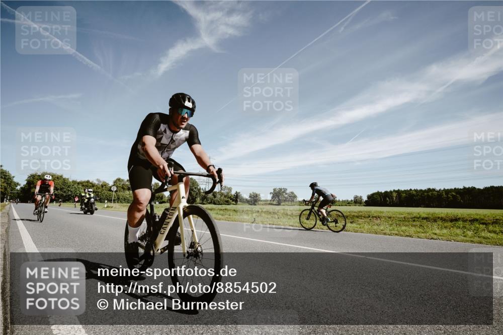 07.09.2025 - 19. Norderstedt Triathlon Michael Burmester http://msf.ph/oto/8854502 07.09.2025 11:58:50 Radfahren 736, 1378 meine-sportfotos.de