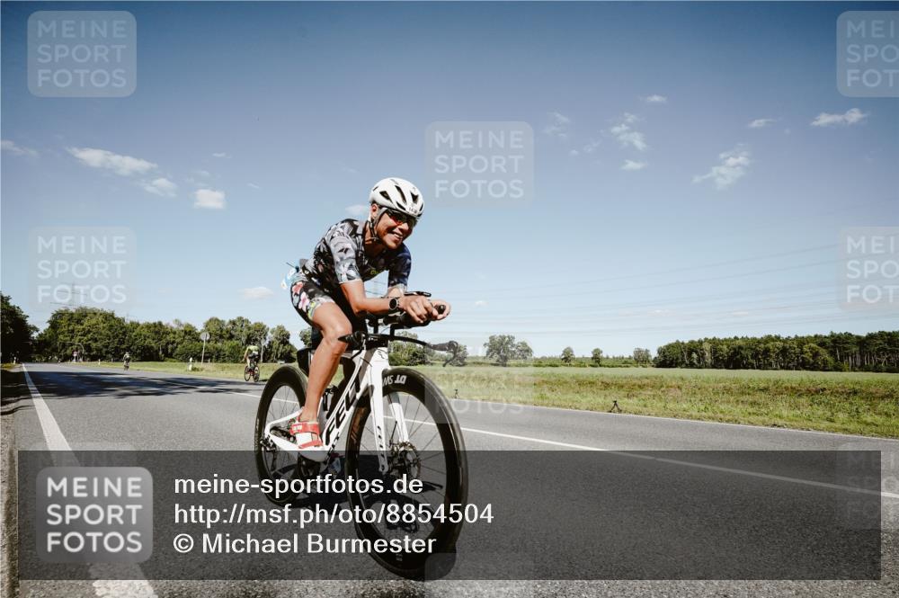 07.09.2025 - 19. Norderstedt Triathlon Michael Burmester http://msf.ph/oto/8854504 07.09.2025 14:58:20 Radfahren 1439 meine-sportfotos.de