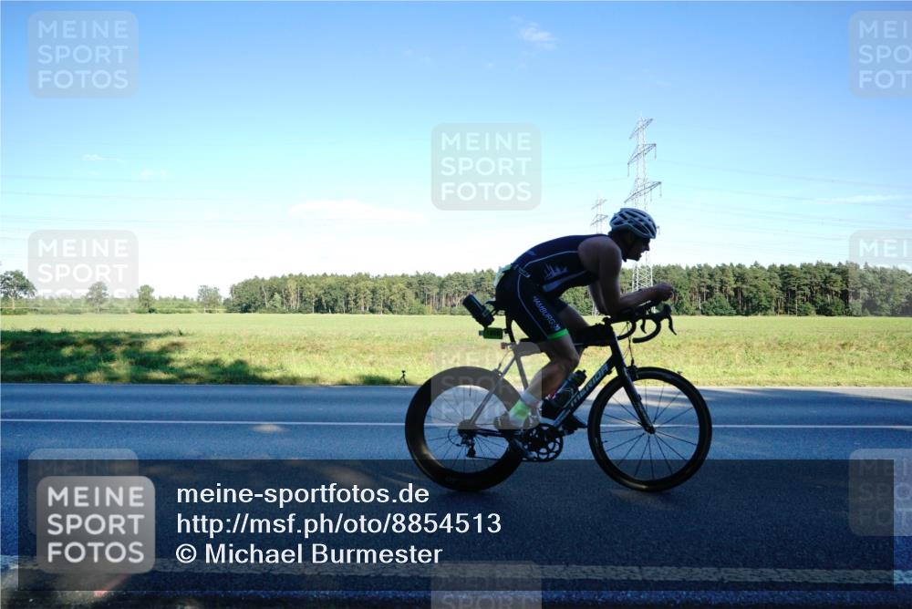 07.09.2025 - 19. Norderstedt Triathlon Michael Burmester http://msf.ph/oto/8854513 07.09.2025 16:18:04 Radfahren 878, 1555, 1621, 1627 meine-sportfotos.de