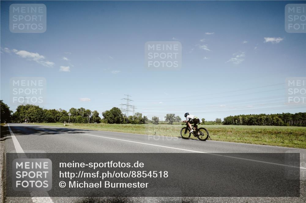 07.09.2025 - 19. Norderstedt Triathlon Michael Burmester http://msf.ph/oto/8854518 07.09.2025 14:58:53 Radfahren  meine-sportfotos.de