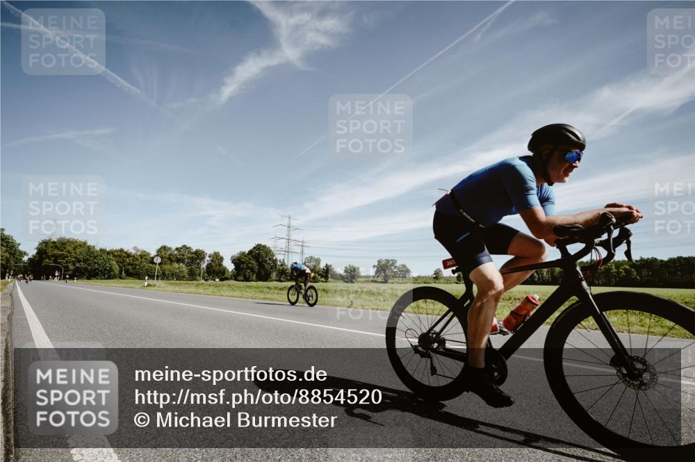 07.09.2025 - 19. Norderstedt Triathlon Michael Burmester http://msf.ph/oto/8854520 07.09.2025 11:58:59 Radfahren 303 meine-sportfotos.de