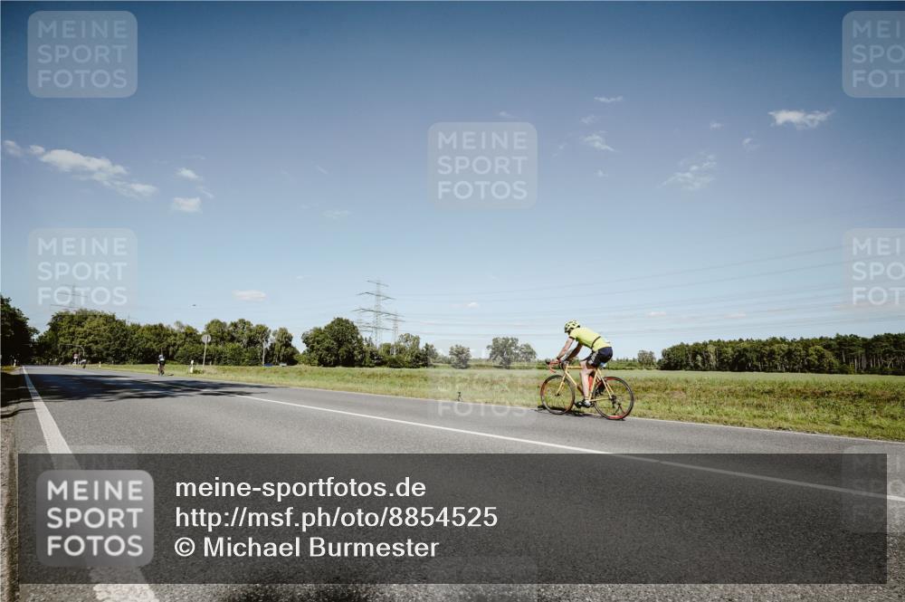 07.09.2025 - 19. Norderstedt Triathlon Michael Burmester http://msf.ph/oto/8854525 07.09.2025 14:59:02 Radfahren  meine-sportfotos.de
