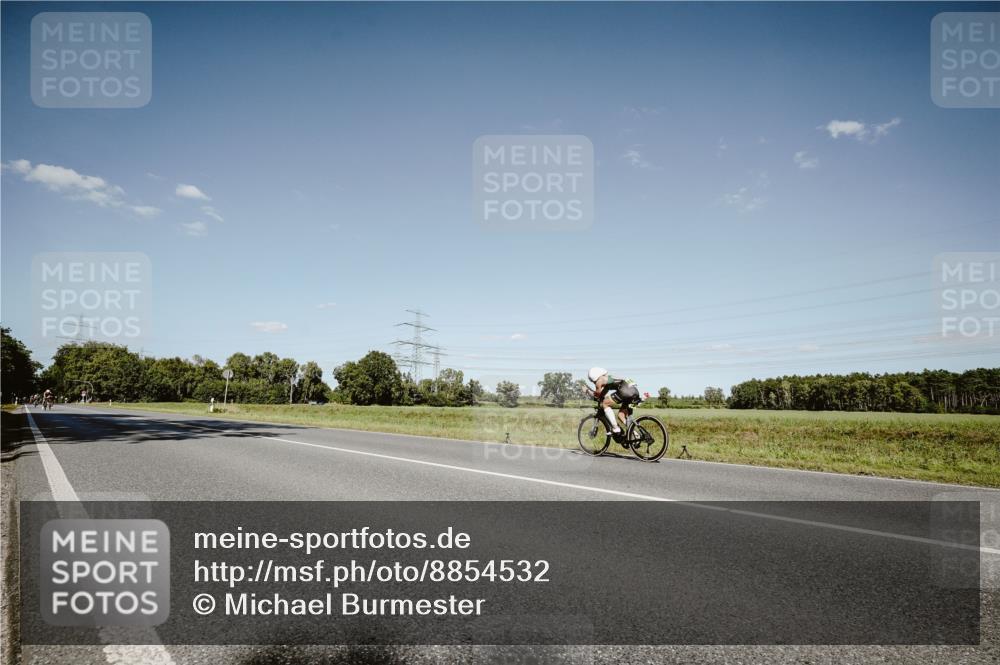 07.09.2025 - 19. Norderstedt Triathlon Michael Burmester http://msf.ph/oto/8854532 07.09.2025 14:59:23 Radfahren  meine-sportfotos.de