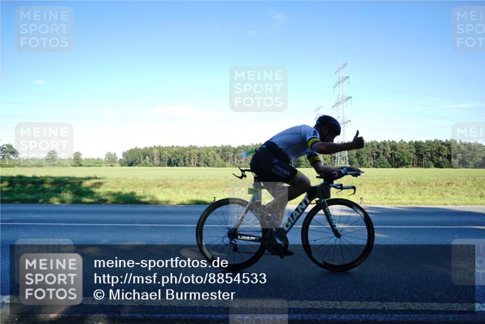 07.09.2025 - 19. Norderstedt Triathlon Michael Burmester http://msf.ph/oto/8854533 07.09.2025 16:18:28 Radfahren 929, 1574, 1589, 1616 meine-sportfotos.de