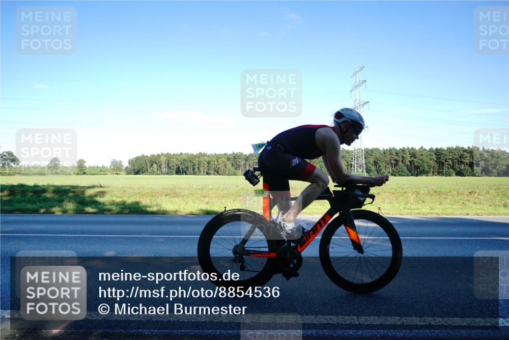 07.09.2025 - 19. Norderstedt Triathlon Michael Burmester http://msf.ph/oto/8854536 07.09.2025 16:18:29 Radfahren 923, 929, 1574, 1589, 1616 meine-sportfotos.de