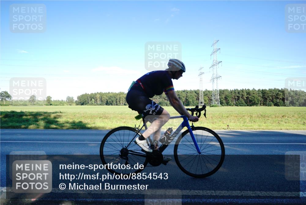 07.09.2025 - 19. Norderstedt Triathlon Michael Burmester http://msf.ph/oto/8854543 07.09.2025 16:18:36 Radfahren 866, 1557 meine-sportfotos.de