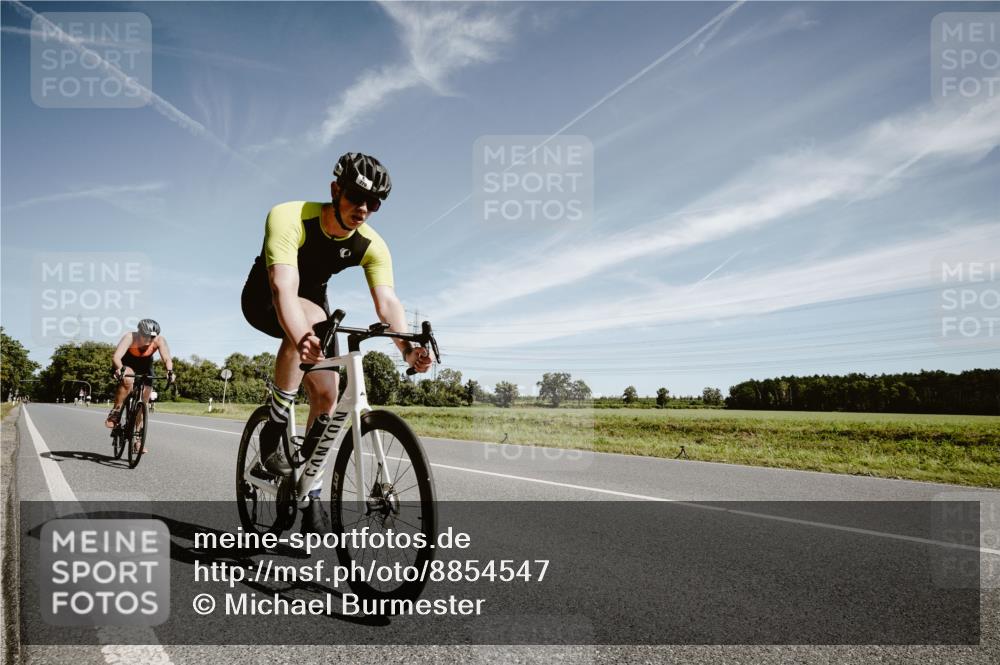 07.09.2025 - 19. Norderstedt Triathlon Michael Burmester http://msf.ph/oto/8854547 07.09.2025 11:59:13 Radfahren 279, 1305, 1379 meine-sportfotos.de