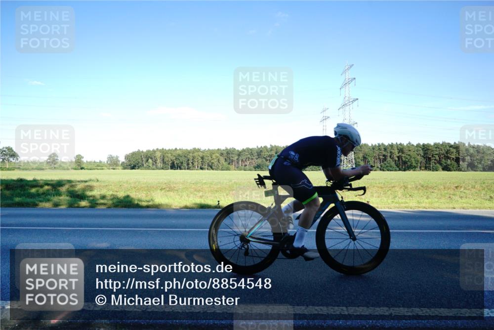 07.09.2025 - 19. Norderstedt Triathlon Michael Burmester http://msf.ph/oto/8854548 07.09.2025 16:18:39 Radfahren 418, 866, 1092, 1094, 1557 meine-sportfotos.de