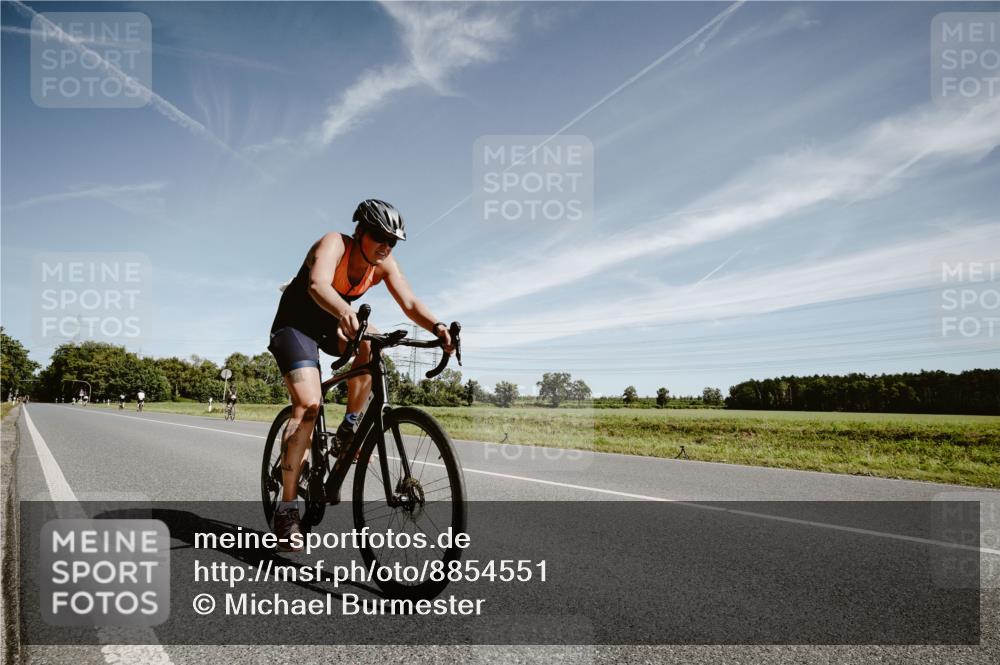 07.09.2025 - 19. Norderstedt Triathlon Michael Burmester http://msf.ph/oto/8854551 07.09.2025 11:59:13 Radfahren 279, 1305, 1379 meine-sportfotos.de