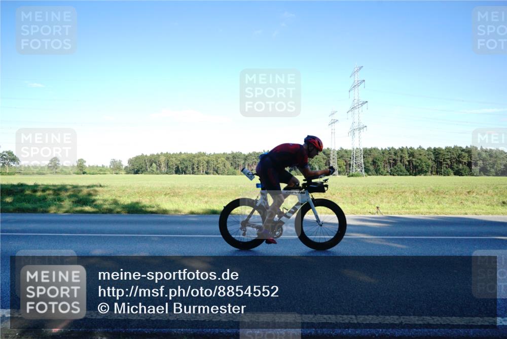 07.09.2025 - 19. Norderstedt Triathlon Michael Burmester http://msf.ph/oto/8854552 07.09.2025 16:18:41 Radfahren 418, 866, 886, 890, 1092, 1094 meine-sportfotos.de