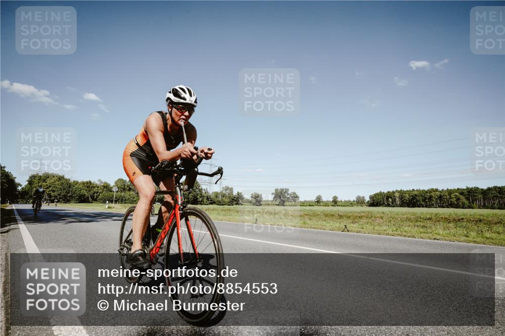 07.09.2025 - 19. Norderstedt Triathlon Michael Burmester http://msf.ph/oto/8854553 07.09.2025 14:59:36 Radfahren 458, 472 meine-sportfotos.de