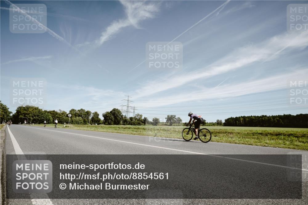 07.09.2025 - 19. Norderstedt Triathlon Michael Burmester http://msf.ph/oto/8854561 07.09.2025 11:59:20 Radfahren  meine-sportfotos.de
