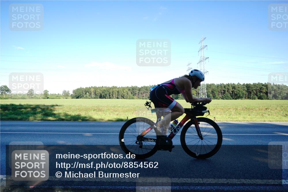 07.09.2025 - 19. Norderstedt Triathlon Michael Burmester http://msf.ph/oto/8854562 07.09.2025 16:18:46 Radfahren 886, 890, 931, 1528, 1561, 1601 meine-sportfotos.de