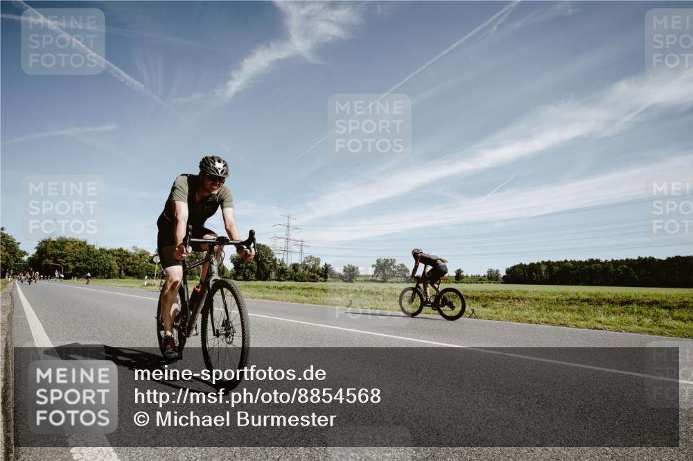 07.09.2025 - 19. Norderstedt Triathlon Michael Burmester http://msf.ph/oto/8854568 07.09.2025 11:59:26 Radfahren 1350 meine-sportfotos.de