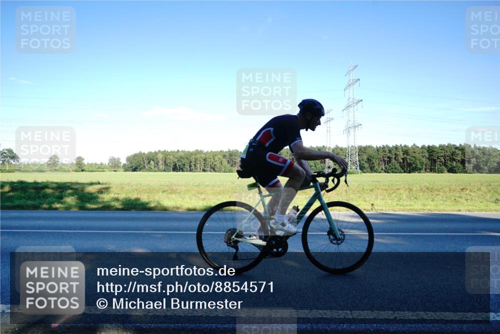 07.09.2025 - 19. Norderstedt Triathlon Michael Burmester http://msf.ph/oto/8854571 07.09.2025 16:19:07 Radfahren 1107, 1580 meine-sportfotos.de