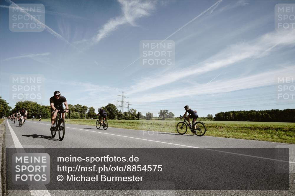 07.09.2025 - 19. Norderstedt Triathlon Michael Burmester http://msf.ph/oto/8854575 07.09.2025 11:59:31 Radfahren 201, 252, 773, 818, 1294 meine-sportfotos.de