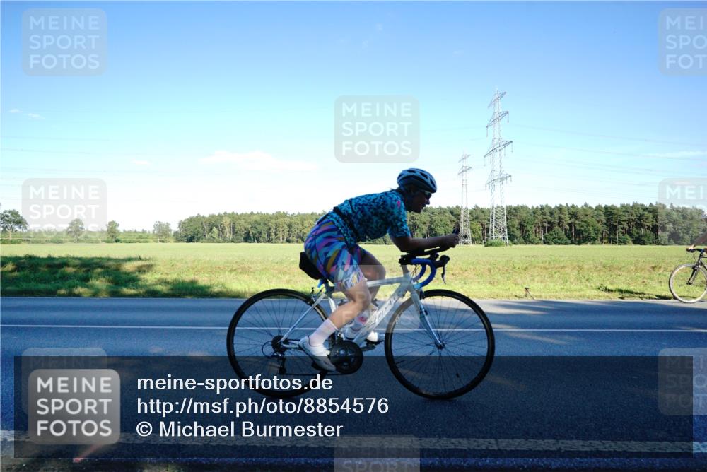 07.09.2025 - 19. Norderstedt Triathlon Michael Burmester http://msf.ph/oto/8854576 07.09.2025 16:19:10 Radfahren 1107, 1432, 1580 meine-sportfotos.de