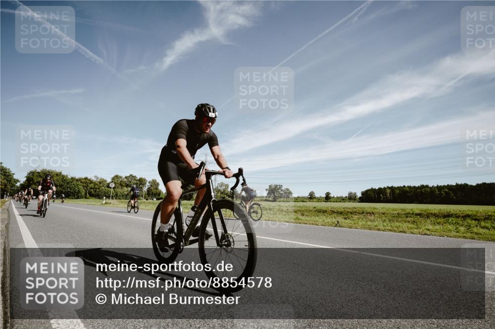 07.09.2025 - 19. Norderstedt Triathlon Michael Burmester http://msf.ph/oto/8854578 07.09.2025 11:59:31 Radfahren 201, 252, 773, 818, 1294 meine-sportfotos.de