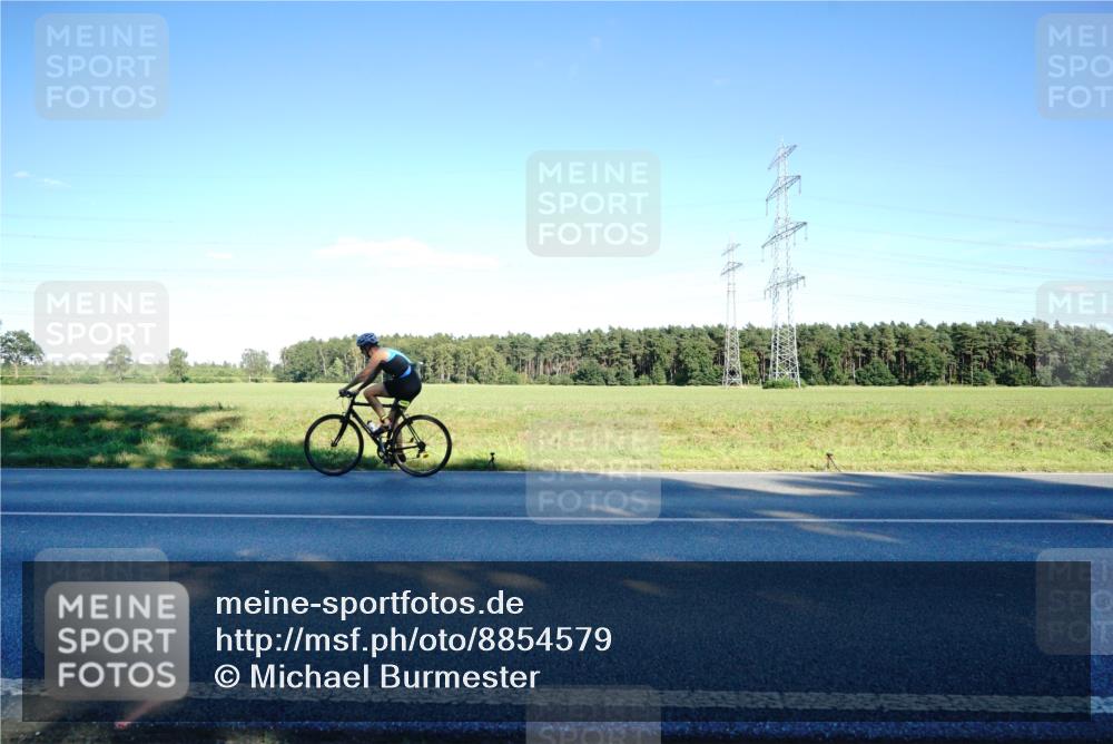 07.09.2025 - 19. Norderstedt Triathlon Michael Burmester http://msf.ph/oto/8854579 07.09.2025 16:19:11 Radfahren 1107, 1432, 1580 meine-sportfotos.de