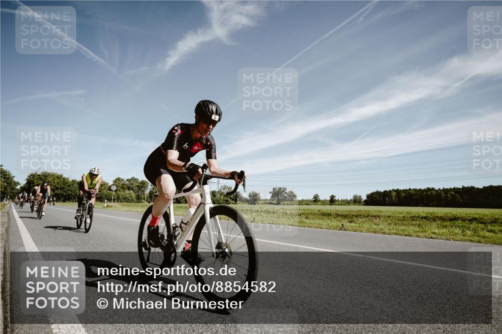 07.09.2025 - 19. Norderstedt Triathlon Michael Burmester http://msf.ph/oto/8854582 07.09.2025 11:59:33 Radfahren 201, 252, 773, 818, 1294 meine-sportfotos.de