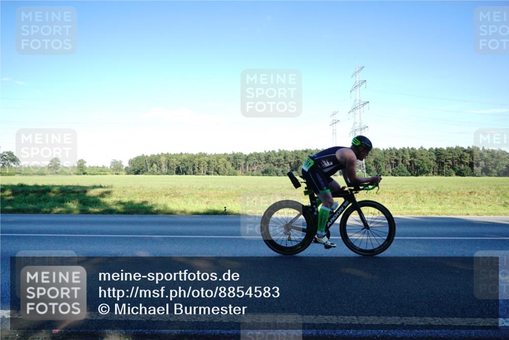 07.09.2025 - 19. Norderstedt Triathlon Michael Burmester http://msf.ph/oto/8854583 07.09.2025 16:19:19 Radfahren 871, 937, 1446, 1551 meine-sportfotos.de
