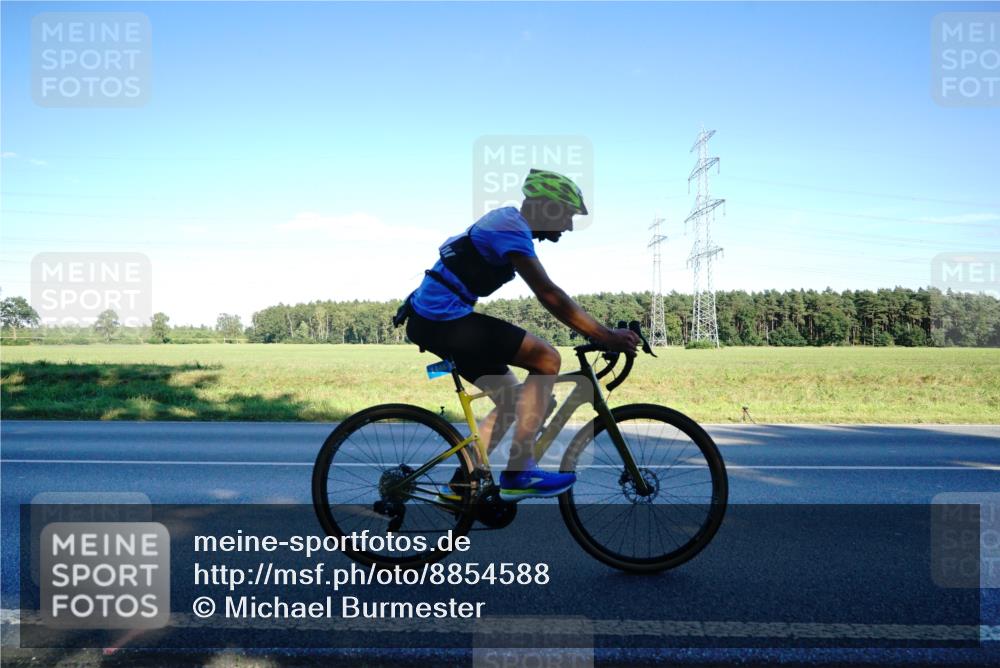 07.09.2025 - 19. Norderstedt Triathlon Michael Burmester http://msf.ph/oto/8854588 07.09.2025 16:19:21 Radfahren 871, 937, 1446, 1551, 1628 meine-sportfotos.de