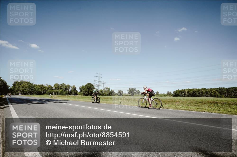 07.09.2025 - 19. Norderstedt Triathlon Michael Burmester http://msf.ph/oto/8854591 07.09.2025 15:00:25 Radfahren 1404 meine-sportfotos.de
