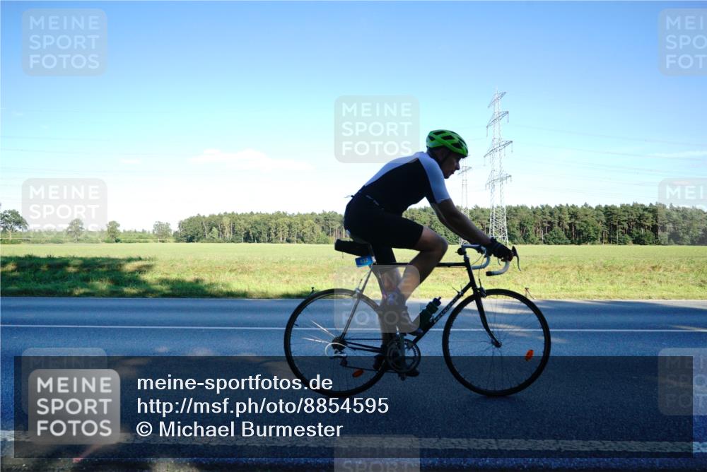 07.09.2025 - 19. Norderstedt Triathlon Michael Burmester http://msf.ph/oto/8854595 07.09.2025 16:19:36 Radfahren 432, 1083, 1559 meine-sportfotos.de