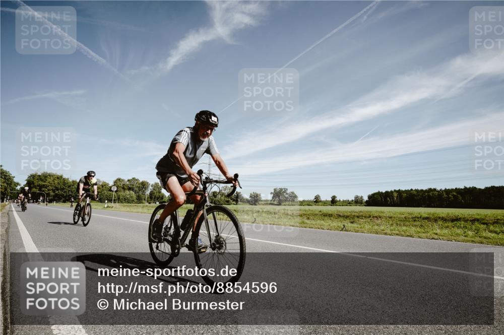07.09.2025 - 19. Norderstedt Triathlon Michael Burmester http://msf.ph/oto/8854596 07.09.2025 11:59:37 Radfahren 138, 192, 773, 818, 1357 meine-sportfotos.de