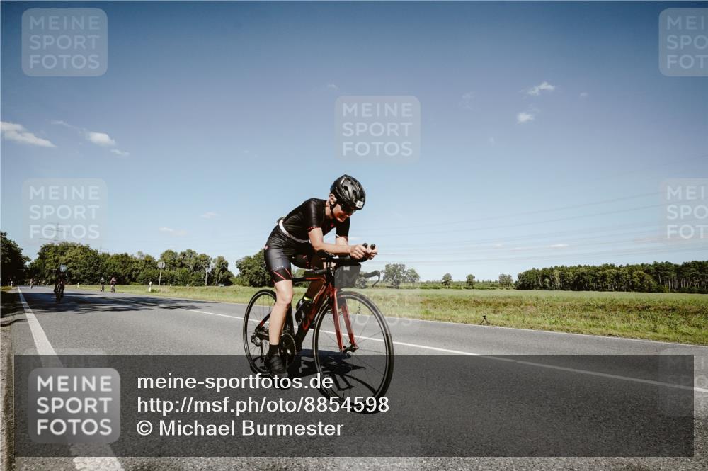 07.09.2025 - 19. Norderstedt Triathlon Michael Burmester http://msf.ph/oto/8854598 07.09.2025 15:00:30 Radfahren 447, 1507 meine-sportfotos.de